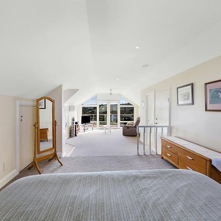 Logans Beach Apartments - The Loft Γουόρναμπουλ Εξωτερικό φωτογραφία