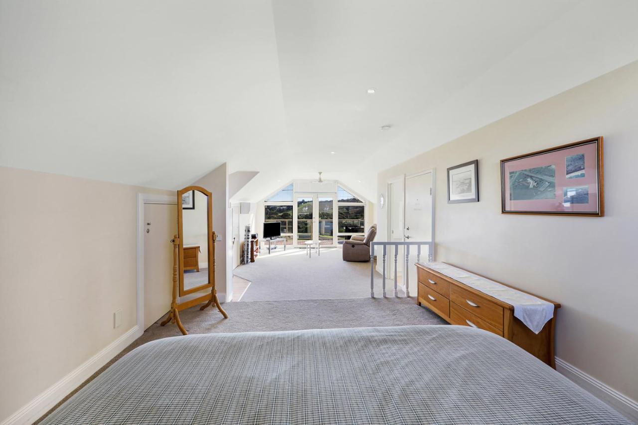 Logans Beach Apartments - The Loft Γουόρναμπουλ Εξωτερικό φωτογραφία