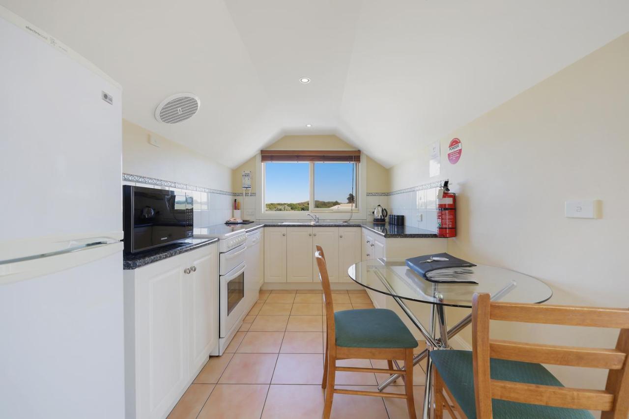 Logans Beach Apartments - The Loft Γουόρναμπουλ Εξωτερικό φωτογραφία